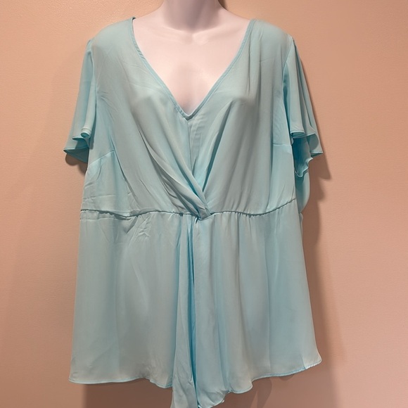 TORRID Georgette Twist Surplice Flutter Sleeve Blouse NWT Size PLUS 2X - Picture 5 of 13